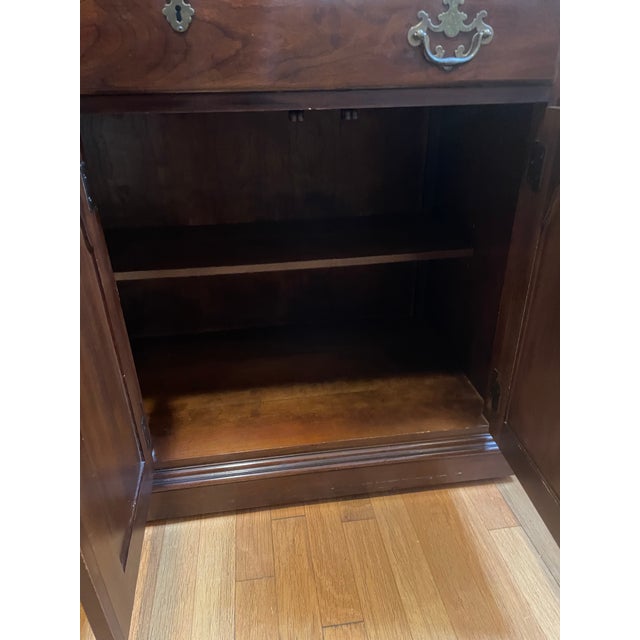 Drexel Heritage "Vintage Cherry" Expandable Flip-Top Server Bar Cabinet For Sale - Image 10 of 17
