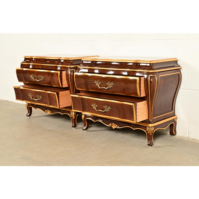 Karges French Provincial Louis XV Burled Walnut and Gold Gilt Bombay Chests of Drawers, Pair For Sale In South Bend - Image 6 of 16