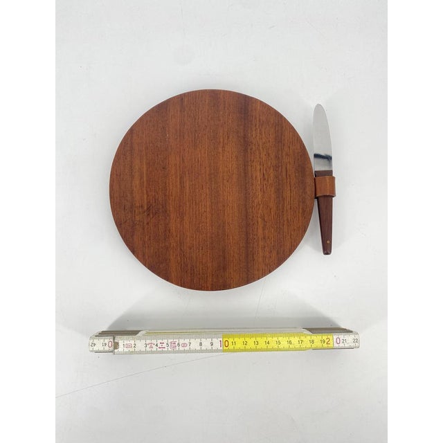 Mid-Century Design Teak Cutting Board with Integrated Knife by Carl Auböck for Auböck Werkstätten, Austria, 1950s, Set of 2 For Sale - Image 9 of 10
