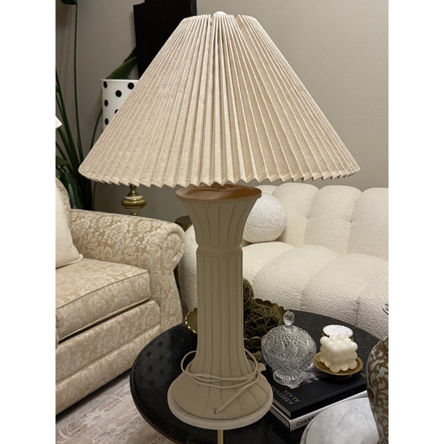 1980s Vintage 1989 Dynasty Neoclassical Fluted Column Floor & Table Lamps – Set of 2 For Sale - Image 5 of 9