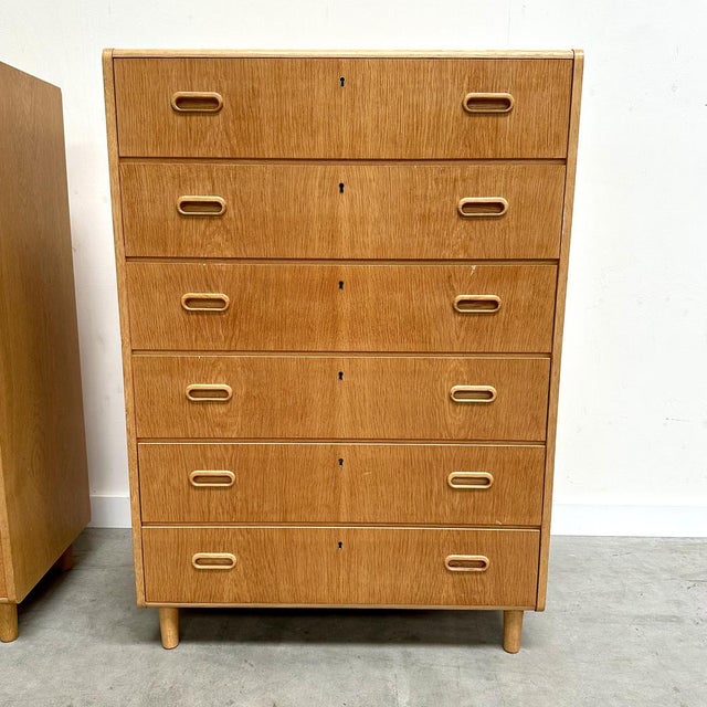 Mid-Century Modern Mid-Century Scandinavian Chests of Drawers in Oak, 1960s, Set of 2 For Sale - Image 3 of 14