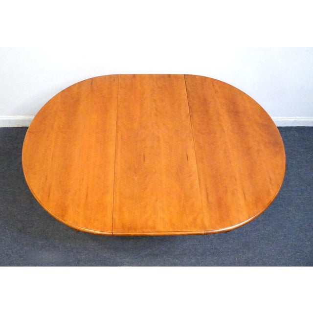 1990s Thomasville Furniture Solitaire Collection Early American Style 62" Dining Table 23221-711 For Sale - Image 5 of 12