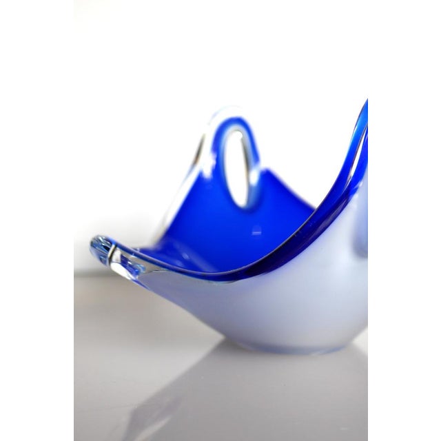 Mid-Century Modern Glass Art Coquille Bowl by Paul Kedelv for Flygsfors For Sale - Image 3 of 10