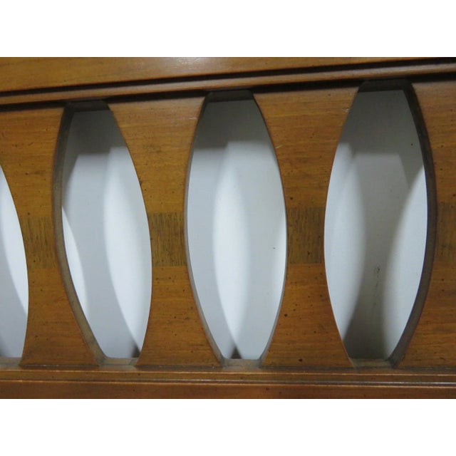 Mid-Century Modern Henredon Mid Century Modern Full Size Headboard For Sale - Image 3 of 5