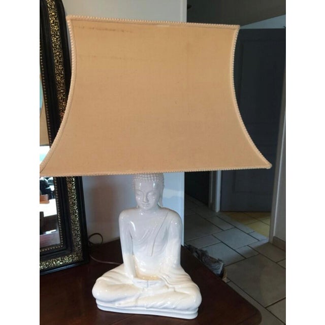 1970s White Chinoiserie Ceramic Buddha Lamps, 1970s, Set of 2 For Sale - Image 5 of 10