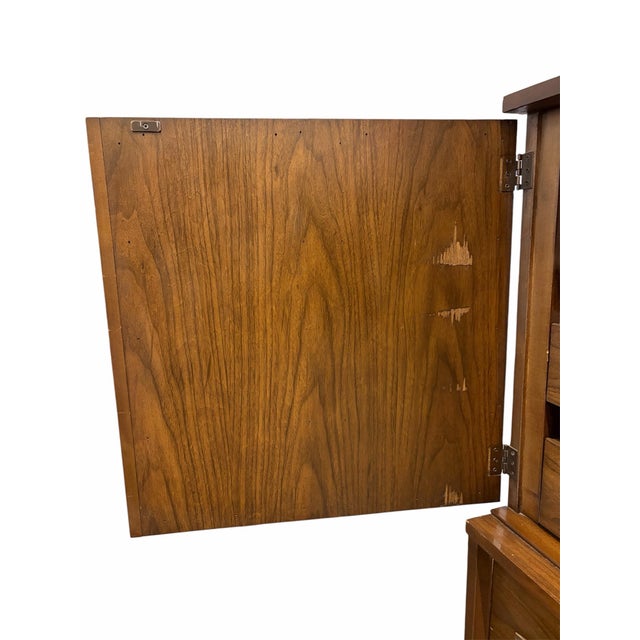 1960s Broyhill Inspired Gentleman’s Chest For Sale - Image 4 of 5
