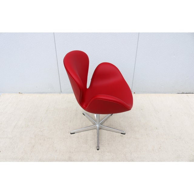 Danish Mid-Century Modern Arne Jacobsen for Fritz Hansen Red Leather Swan Chair, New For Sale In New York - Image 6 of 18