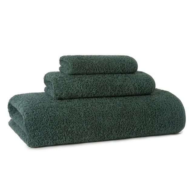 Our Prestige Garment Washed Towels represent the pinnacle of refined comfort. Constructed from 100% extra long staple...