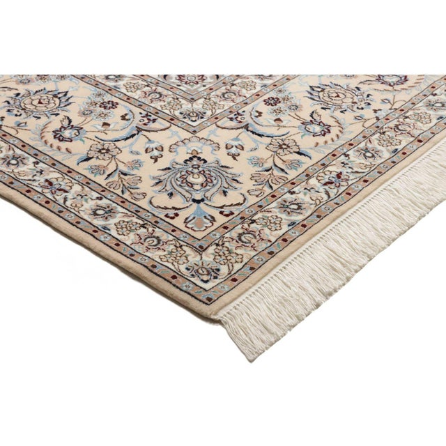 Middle Eastern Floral Pattern Hand-Knotted Rug For Sale - Image 5 of 11