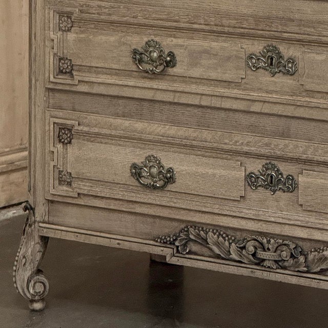 18th Century French Louis XVI Commode ~ Chest of Drawers in Stripped Oak For Sale - Image 10 of 18