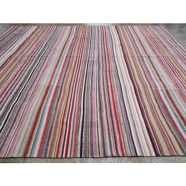Mid 20th Century Galerie Shabab Collection Mid-20th Century Turkish Flatweave Kilim Carpet For Sale - Image 5 of 7