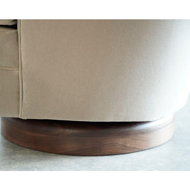 Set MCM Swivel Chairs in Taupe Velvet & Walnut, C. 1950s For Sale In New York - Image 6 of 9