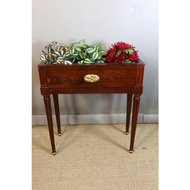 Louis XVI Style Planter in Mahogany For Sale - Image 6 of 11