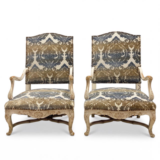 French Early French Louis XV Style Bergere Chairs Shell Apron Cerused Finish - Pair For Sale - Image 3 of 10