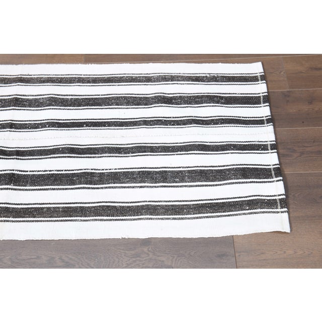 1970s Vintage Handmade Wool Cotton Turkish White Runner Rug For Sale In San Francisco - Image 6 of 11
