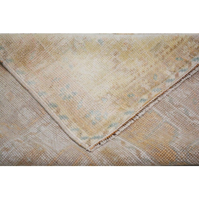 1950s Vintage Turkish Oushak Hand Knotted Wool Rug, 4'5''x8'3'' For Sale - Image 5 of 6