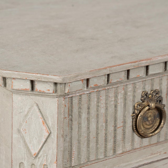 Gray Pair of 19th Century Swedish Gray Painted Chests of Drawers For Sale - Image 8 of 18