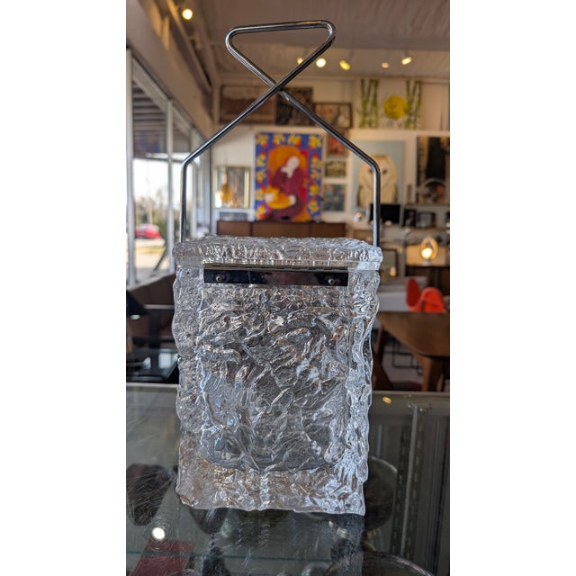 1960s Mid-Century Modern Textured Lucite Ice Bucket For Sale - Image 12 of 13