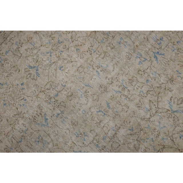 Mid-Century Modern Neutral Off White Blue Vintage Turkish Rug, 6'7'' X 10' For Sale - Image 3 of 11