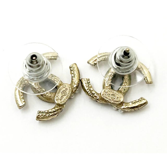 Chanel Chanel Gold Folded CC Mint Dot Seed Pearl Crystal Small Piercing Earrings, A Pair For Sale - Image 4 of 4
