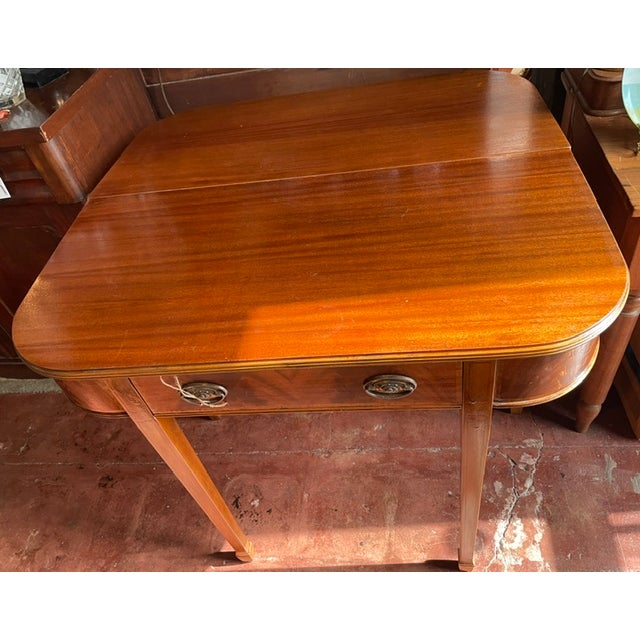 Mid 20th Century Mid 20th Century Federal Mahogany Swivel Top Table For Sale - Image 5 of 8