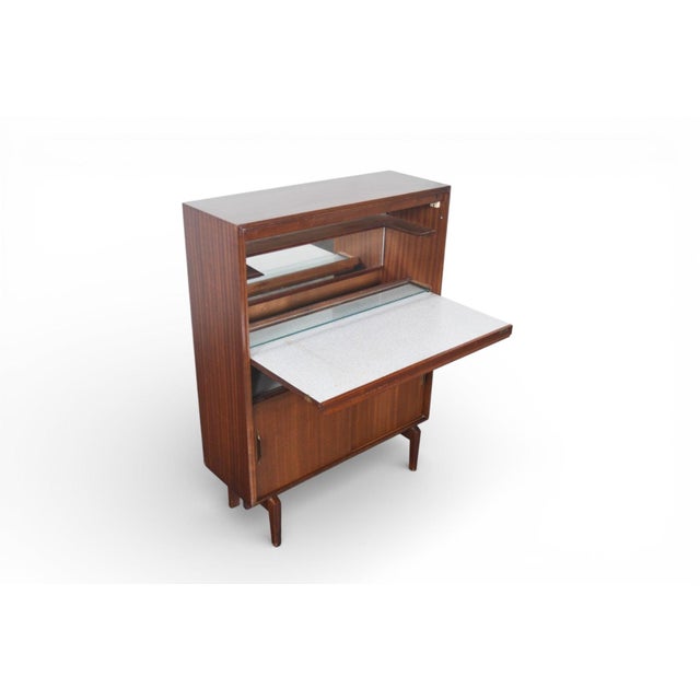 Mid 20th Century Beaver + Tapley Narrow Cocktail Bar in Mahogany #2 For Sale - Image 9 of 9