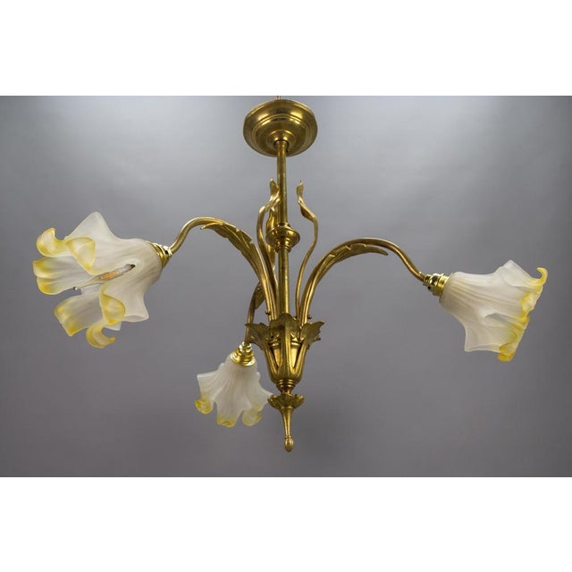 French Art Nouveau Brass and Glass 3-Light Iris-Shaped Chandelier, 1910s For Sale - Image 3 of 18