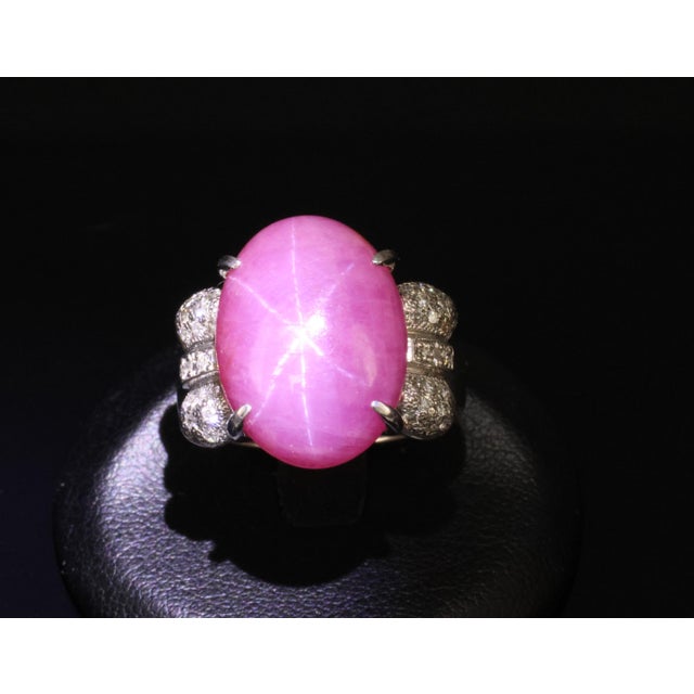 Modern Late 20th Century Rare 21.42ct Natural Pink Star Sapphire & 0.32ct Diamond Platinum Ring, Size 8.5 For Sale - Image 3 of 18
