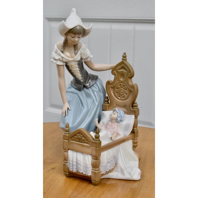 Children's Rare Porcelain Lladro 5083 Dutch Mother Lullaby and Goodnight Retired For Sale - Image 3 of 13