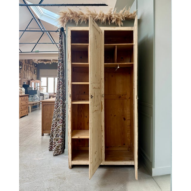Industrial Vitage Patinated Wardrobe in Wood, 1940s For Sale - Image 3 of 16