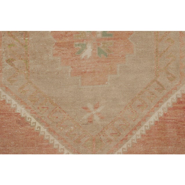 Vintage Turkish Runner With Hexagonal Tri-Medallion Design - Rug & Kilim For Sale - Image 9 of 9