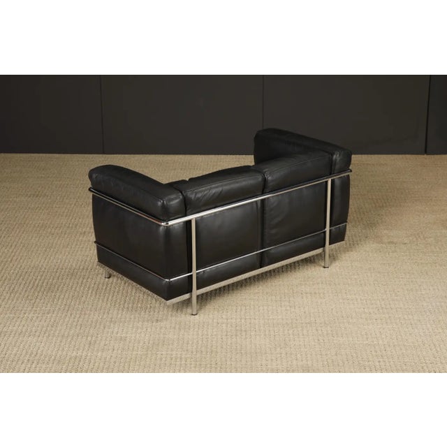 1990s 'Lc2' Black Leather Settee Sofa Loveseat by Le Corbusier for Cassina, Signed For Sale - Image 5 of 18