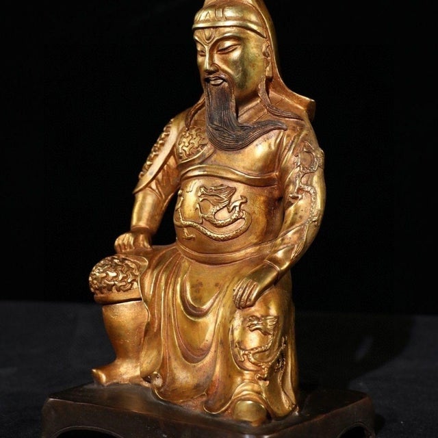 1980s Vintage Gilt Brass Seated Guan Gong Statue, Chinese God of War & Wealth Decor Sculpture For Sale - Image 5 of 9
