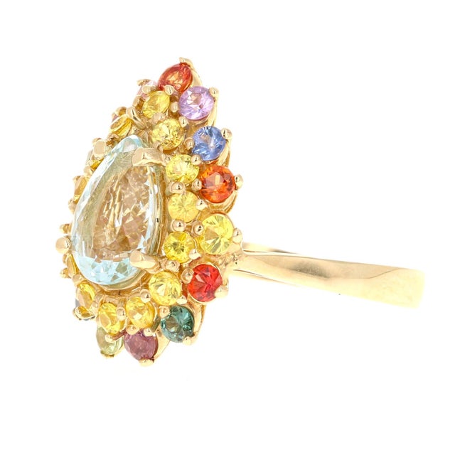 Contemporary 3.35 Ct Aquamarine, Sapphire 14 Karat Yellow Gold Cocktail Ring, Size 7 For Sale - Image 3 of 5