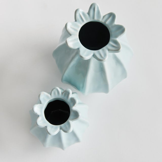 Chinese Lavinia Bud Vases, Set Of 2 For Sale - Image 3 of 4