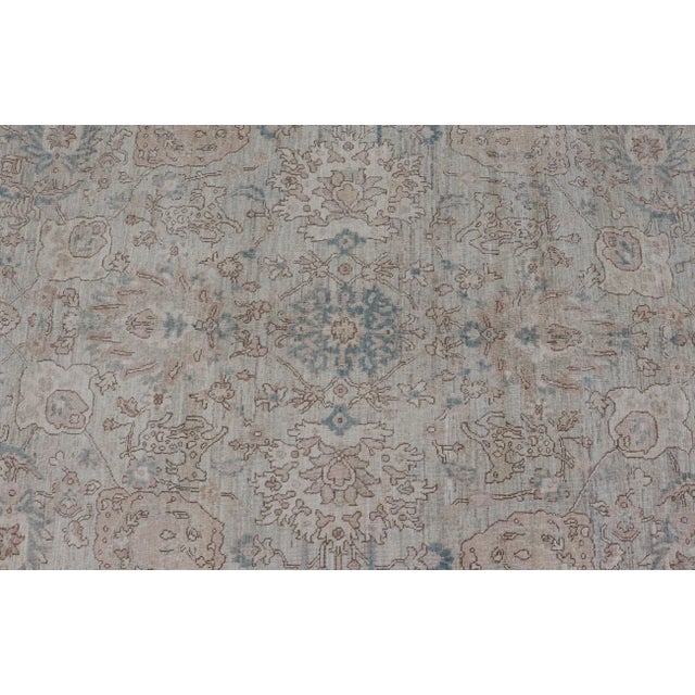 Early 21st Century Mohtasham Kashan Design in Soft Tan, Taupe, Light Blue, and Ivory 9'3 X 13'7 For Sale - Image 5 of 11