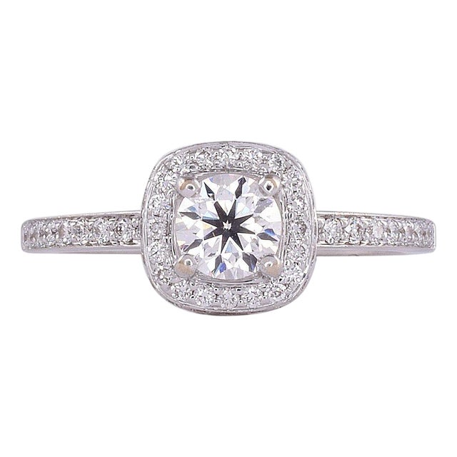 18k White Gold Diamond Engagement Ring, Size 7 For Sale