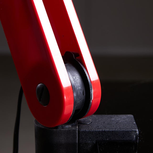 Black Praxi Table Lamp by Bruno Umberto Gecchelin for Guzzini, 1982 For Sale - Image 8 of 13