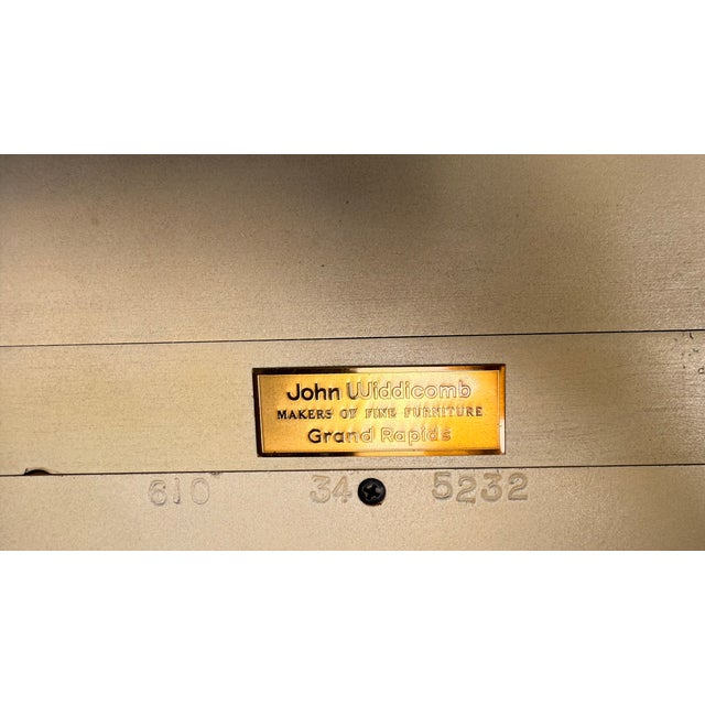 1980s John Widdicomb Neoclassical Lighted Display Cabinet in Cream Finish For Sale - Image 14 of 14