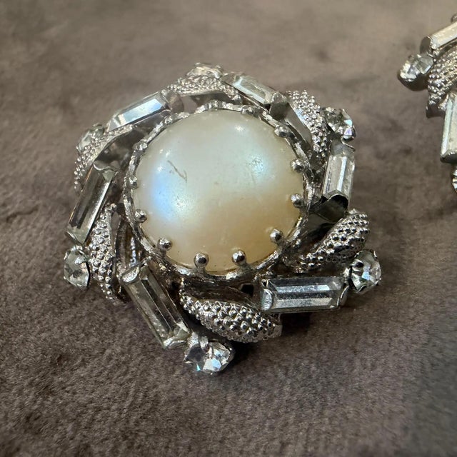 1950s 1950s Art Deco Costume Jewelry Silver Plated Metal Italian Clip-on Earrings For Sale - Image 5 of 10