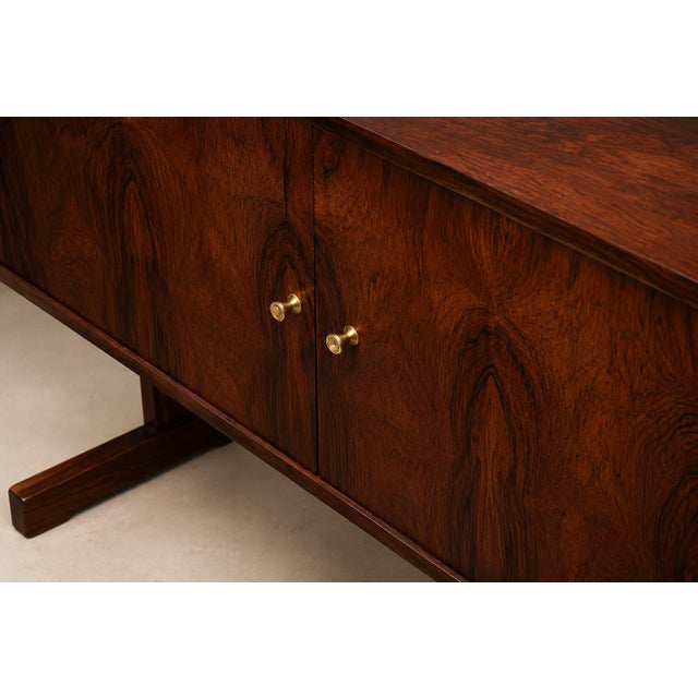 Pair of Brazilian Modern Adjustable Bookshelves With Cabinets in Rosewood, Brazil, 1960s For Sale - Image 14 of 17
