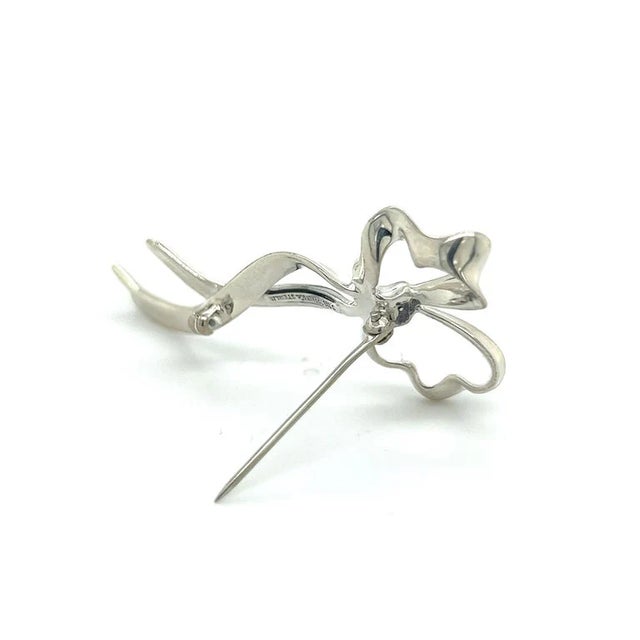 Authentic Tiffany & Co Estate Ribbon Brooch Pin Sterling Silver TIF833 This elegant Authentic Tiffany & Co Silver brooch...