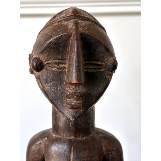 Lwalwa Mother Figure Holding Baby DR Congo Africa with Provenance For Sale - Image 10 of 18