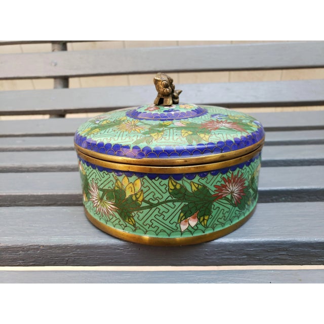 Chinese Early 20th Century Antique Chinese Cloisonne Jade Green Box W/Lid "China" Foo Dog Finial For Sale - Image 3 of 8