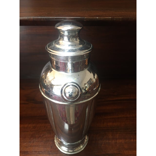 1930s 1930s Art Deco Chromium Cocktail Shaker Serving Set W/Butterscotch Bakelite Handles For Sale - Image 5 of 10