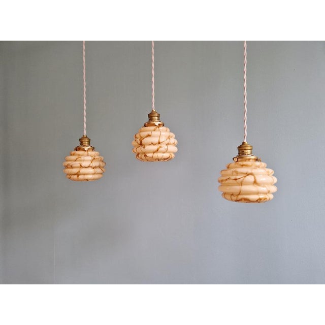 Art Deco Pendant Light in Marbled Opaline and Uranium Glass from Scailmont, Belgium, 1920s-1930s For Sale - Image 10 of 18