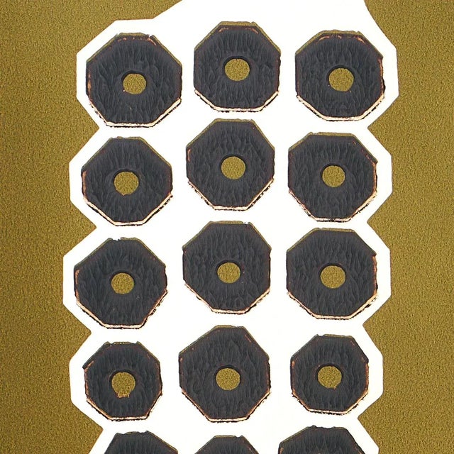 Schumacher Sample - Schumacher x Neisha Crosland Hollywood Grape Wallpaper in Pale Gold For Sale - Image 4 of 5