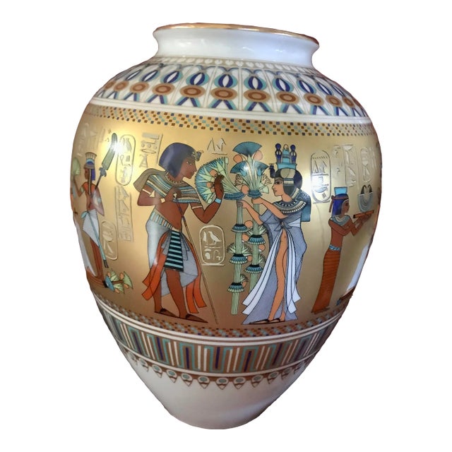 1970s The Ghent Collection, by Kaiser Porcelain, “Scenes From the Tomb of Tutankhamun” Vase. For Sale