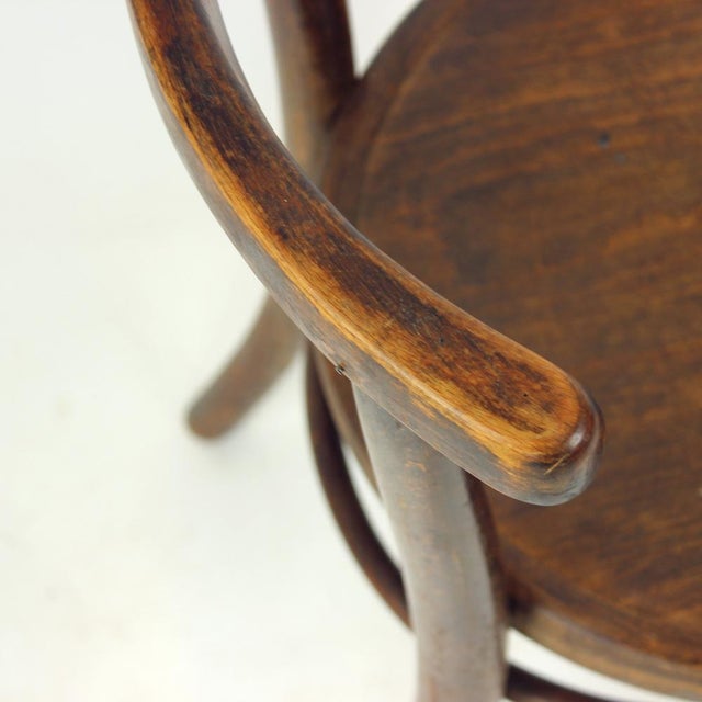 Round Bentwood Children's Chair from Tatra, 1950s For Sale - Image 12 of 14