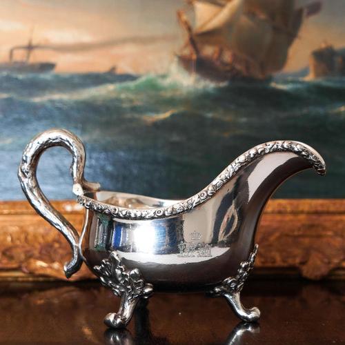 Antique Victorian Sterling Silver Sauce Boat with Acorn, London, United Kingdom, 1881 For Sale - Image 3 of 18